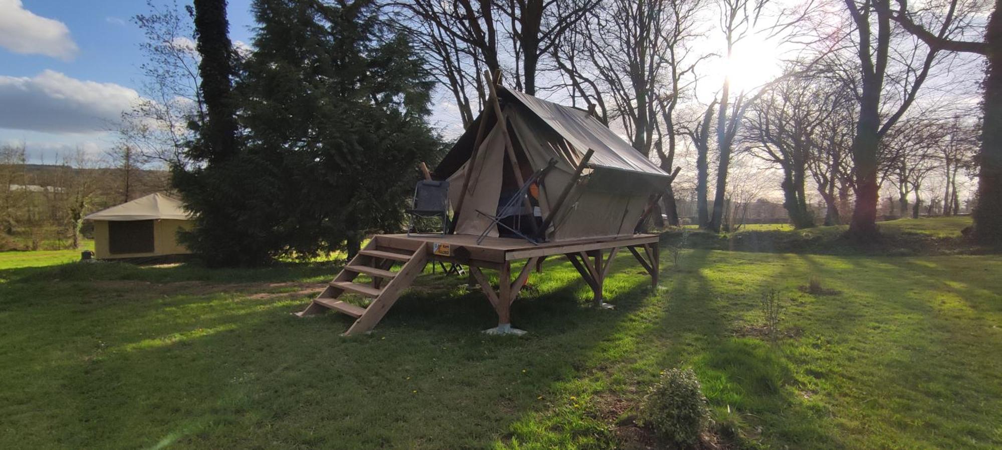 Camping Le Val Aux Fees - Broceliande Concoret Exteriör bild