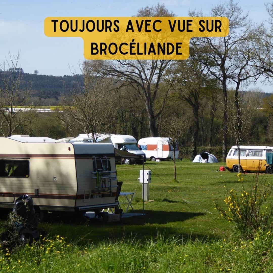 Camping Le Val Aux Fees - Broceliande Concoret Exteriör bild