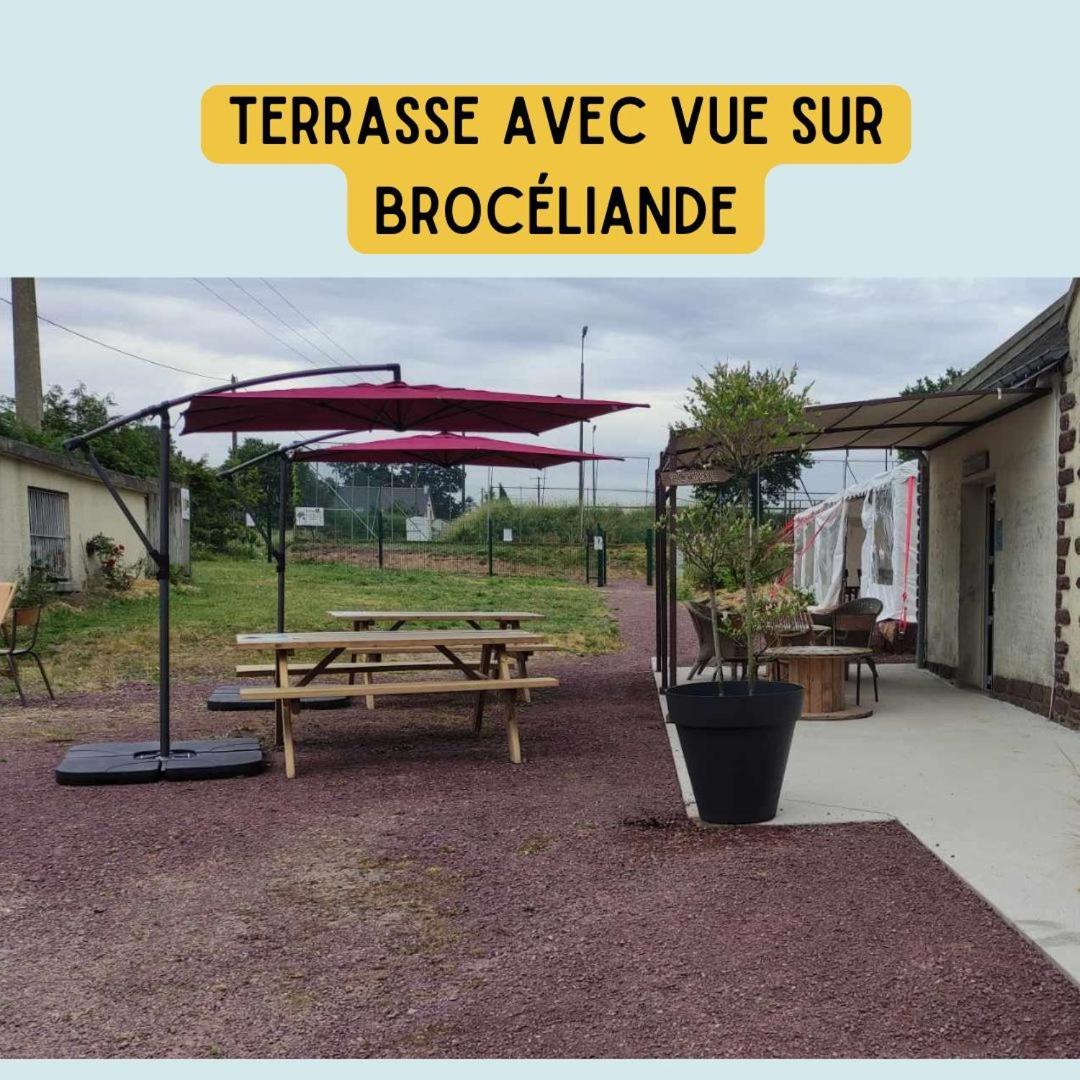 Camping Le Val Aux Fees - Broceliande Concoret Exteriör bild
