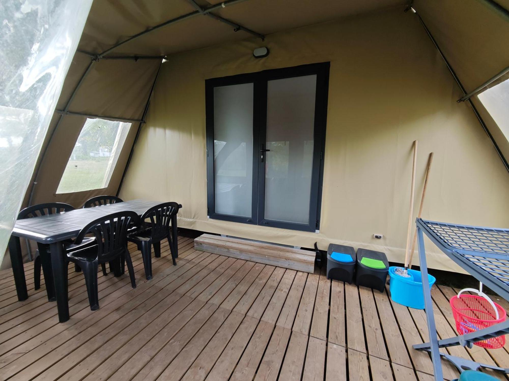 Camping Le Val Aux Fees - Broceliande Concoret Exteriör bild