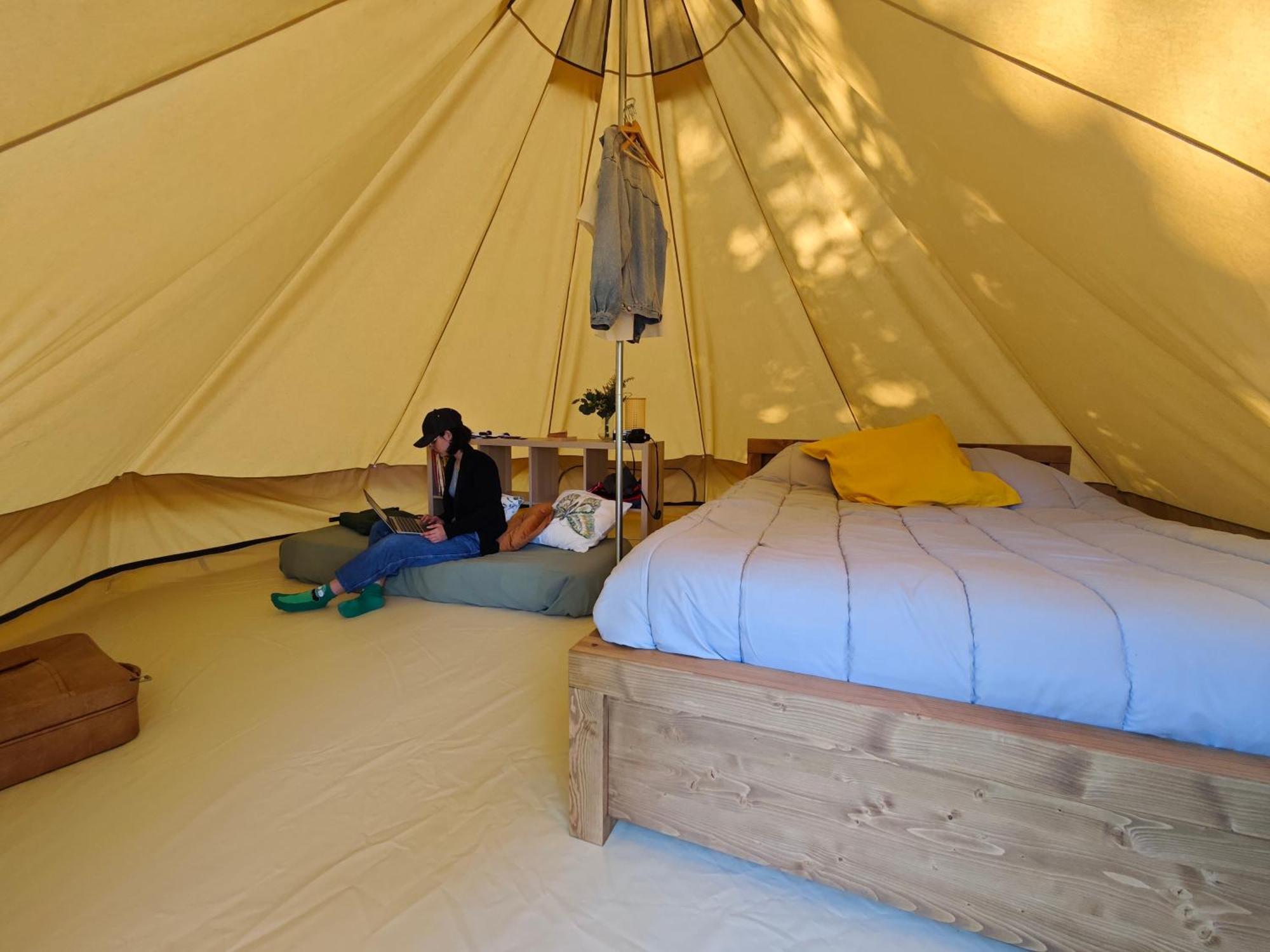 Camping Le Val Aux Fees - Broceliande Concoret Rum bild