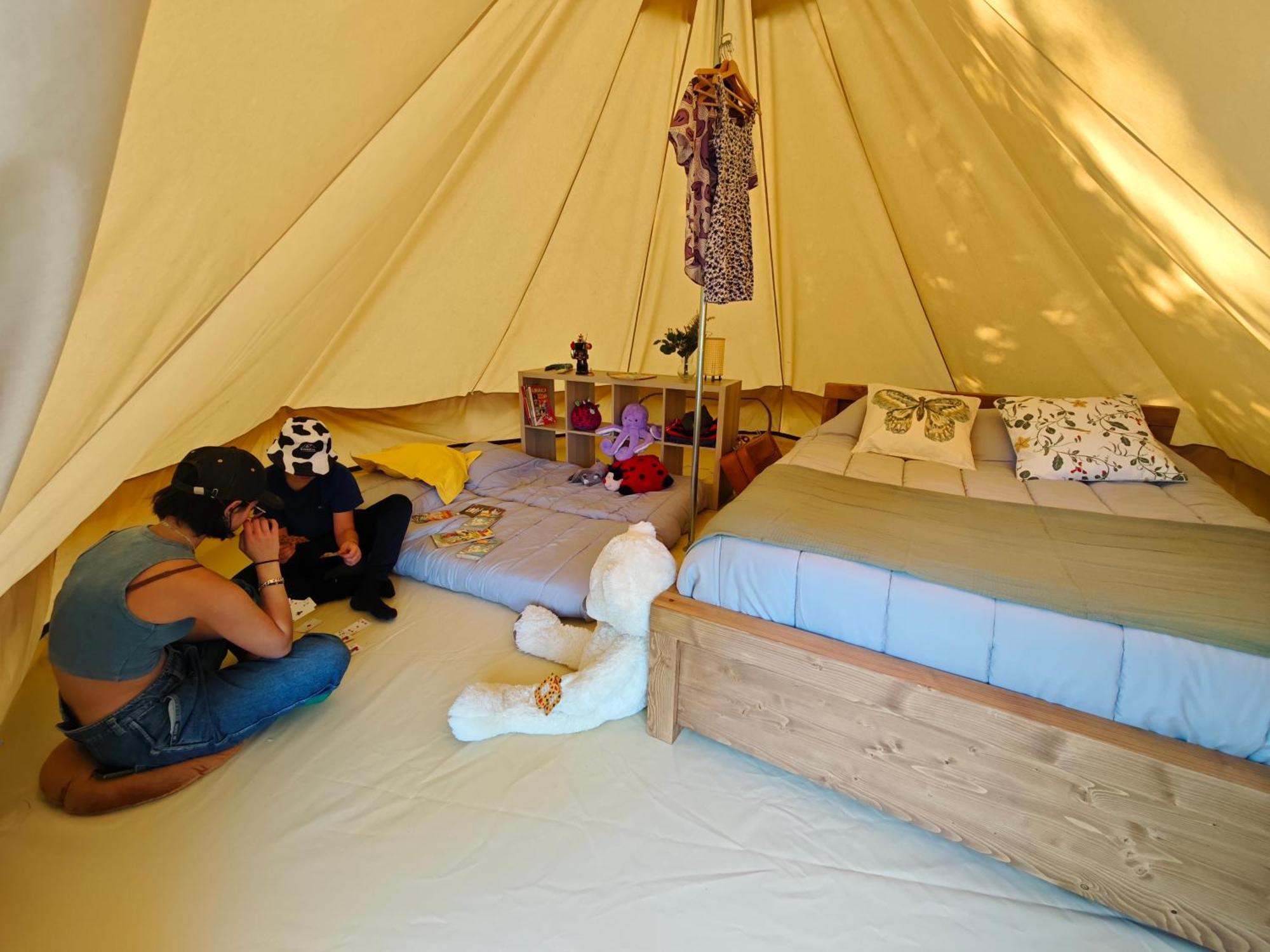 Camping Le Val Aux Fees - Broceliande Concoret Rum bild